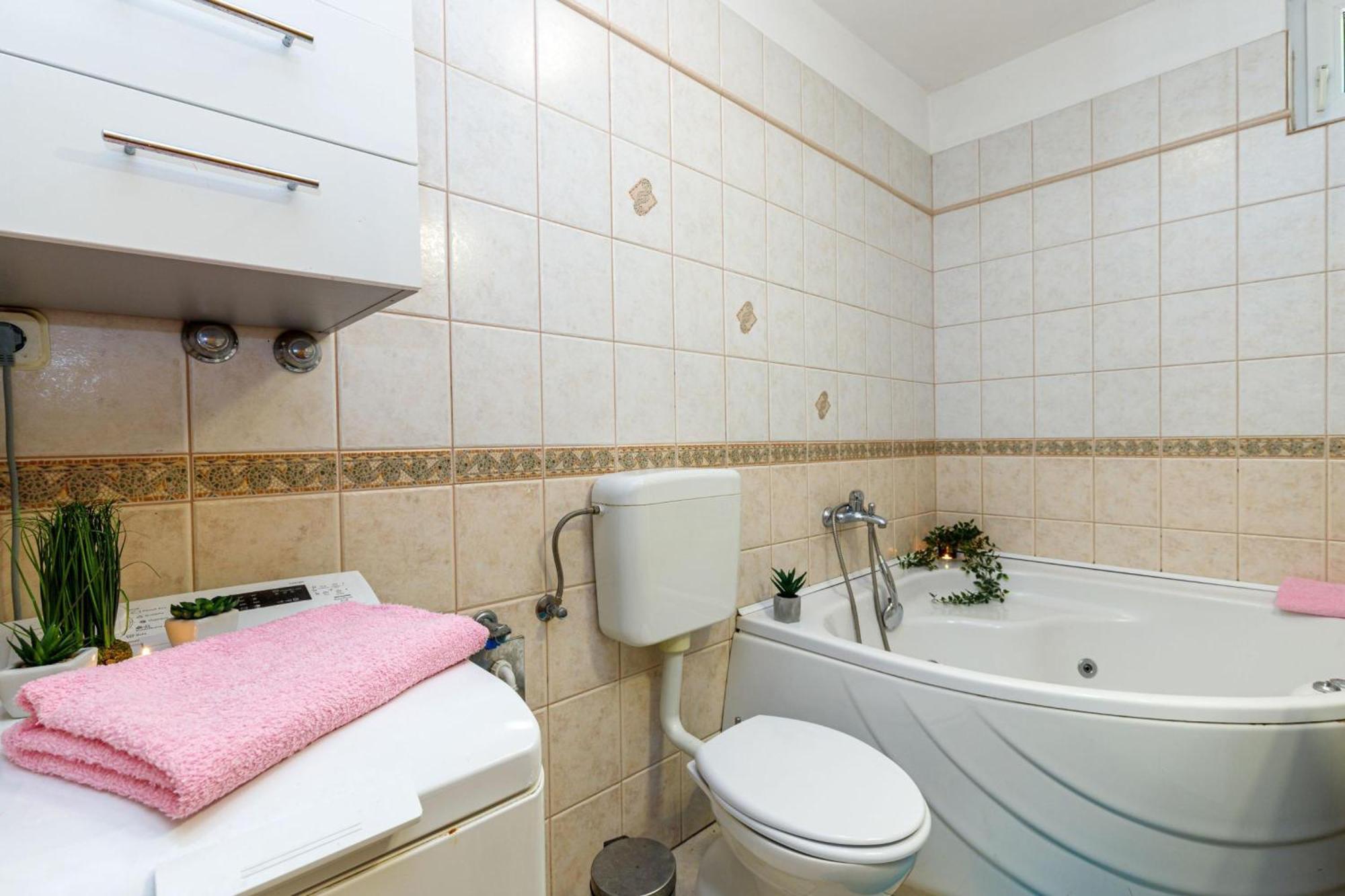Seaview Apartment Tina Krk Island - Happy Rentals Krk Town Bagian luar foto